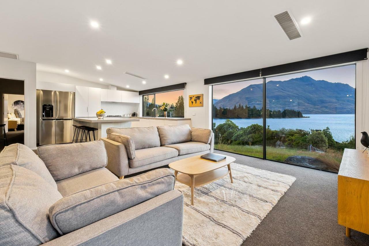 Lakeside Luxury On Suburb Street Квинстаун Экстерьер фото
